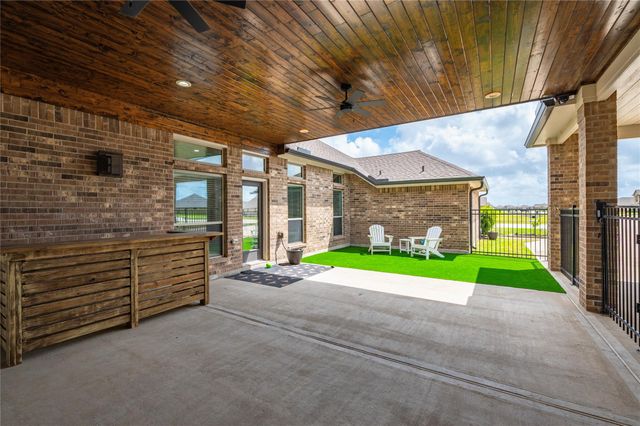 2210 Ninos Drive, League City, TX 77539