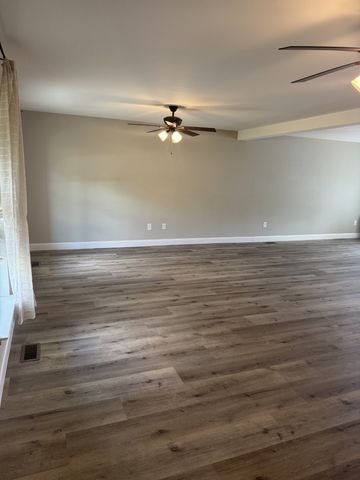282 Wheel Rd, Shelbyville, TN 37160