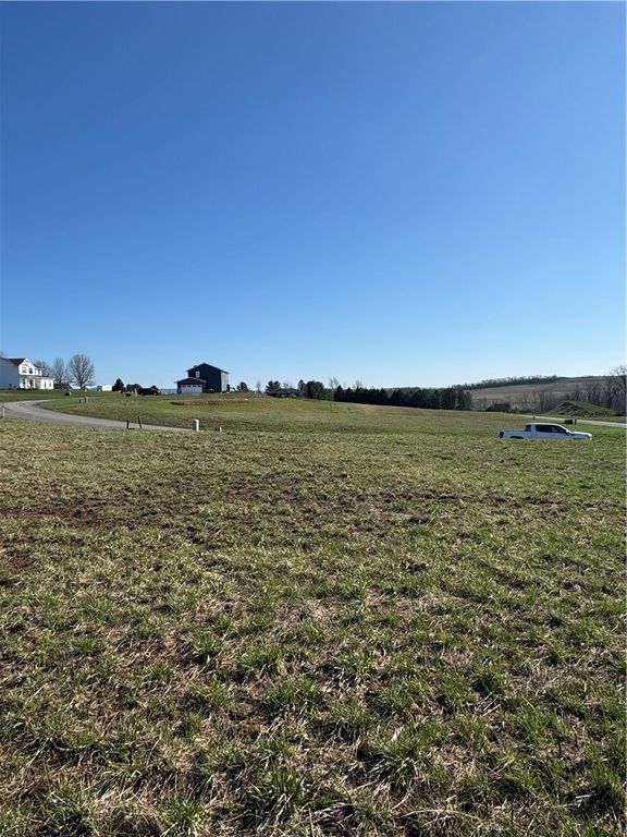 0 Hunter Dr, Scottdale, PA 15683