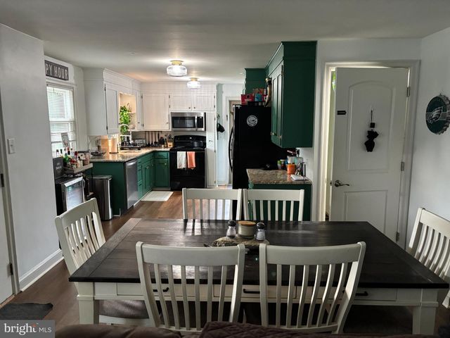 1882 MANOR RIDGE DR, Lancaster, PA 17603