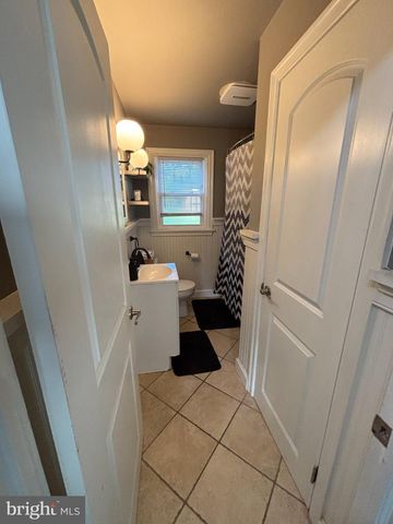 1882 MANOR RIDGE DR, Lancaster, PA 17603