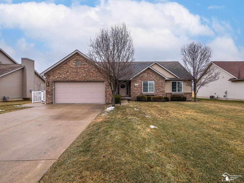 778 E Sweet Briar Lane, Monroe Twp, MI 48161