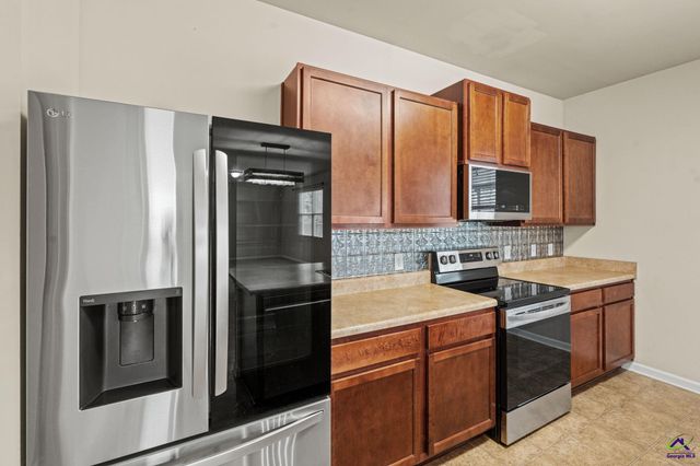 204 Flowing Meadows Drive, Kathleen, GA 31047