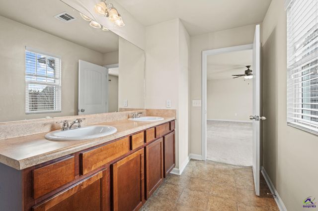 204 Flowing Meadows Drive, Kathleen, GA 31047