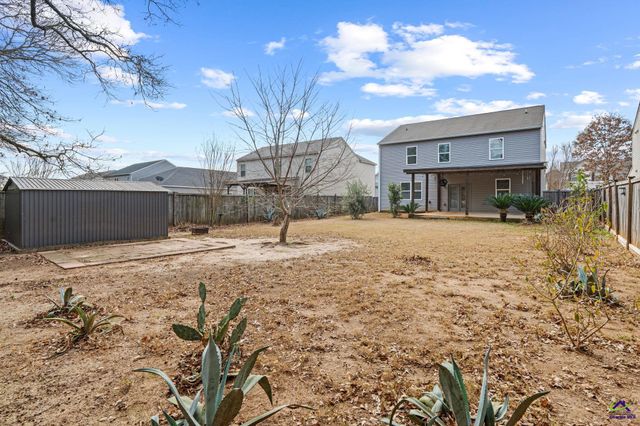 204 Flowing Meadows Drive, Kathleen, GA 31047