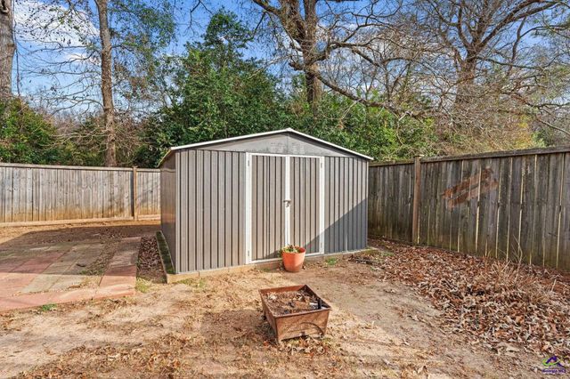 204 Flowing Meadows Drive, Kathleen, GA 31047