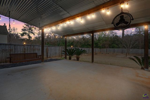 204 Flowing Meadows Drive, Kathleen, GA 31047