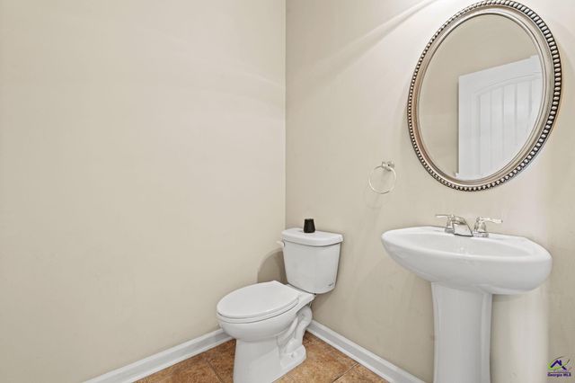 204 Flowing Meadows Drive, Kathleen, GA 31047