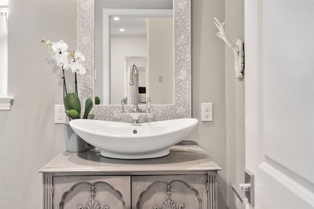 7351 Glendora Avenue, Dallas, TX 75230