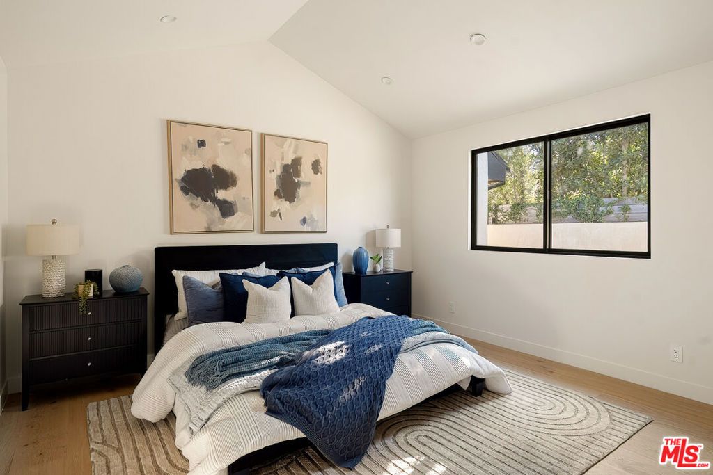 Image 21 of property listing at 13949 Cumpston Street, Sherman Oaks, CA 91401