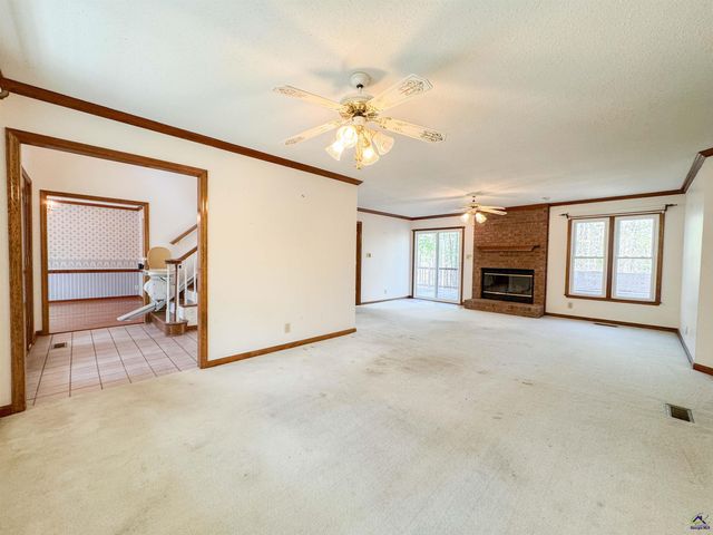 571 Barker Rd, Byron, GA 31008