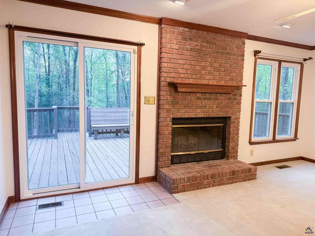 571 Barker Rd, Byron, GA 31008