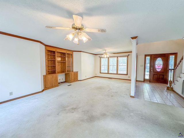 571 Barker Rd, Byron, GA 31008