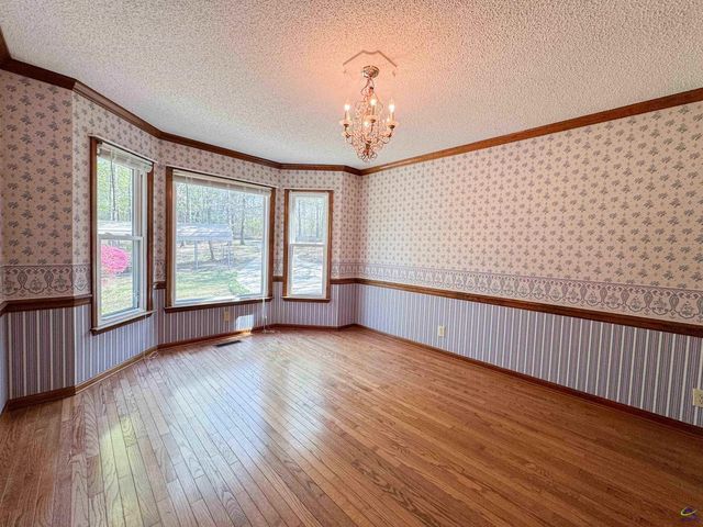 571 Barker Rd, Byron, GA 31008