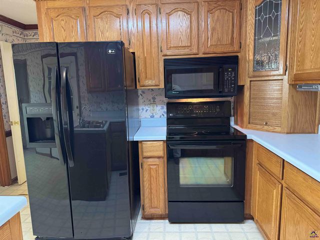 571 Barker Rd, Byron, GA 31008