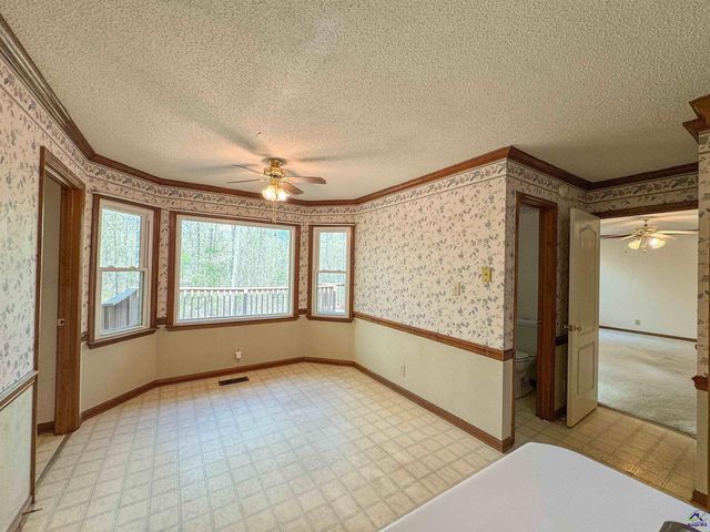 571 Barker Rd, Byron, GA 31008