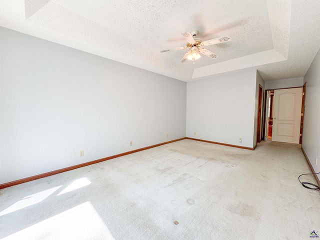 571 Barker Rd, Byron, GA 31008