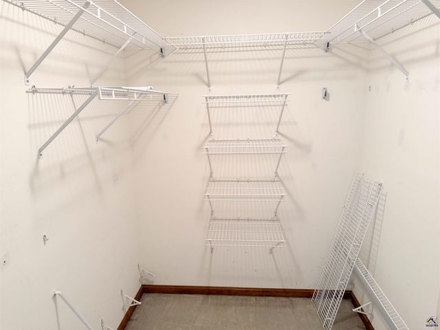 571 Barker Rd, Byron, GA 31008