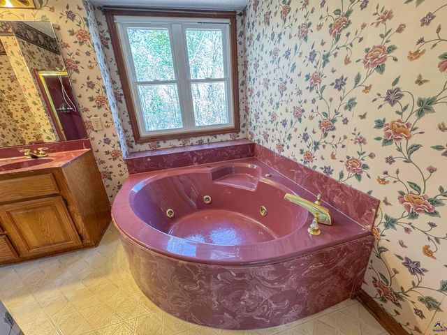 571 Barker Rd, Byron, GA 31008