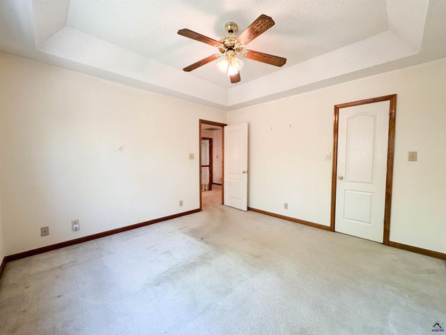 571 Barker Rd, Byron, GA 31008