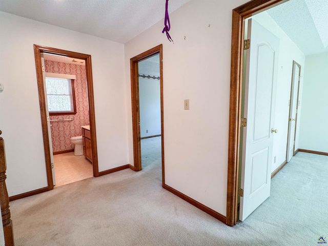 571 Barker Rd, Byron, GA 31008