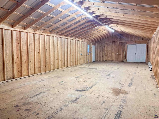 571 Barker Rd, Byron, GA 31008