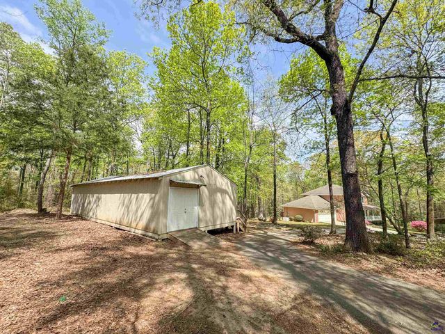 571 Barker Rd, Byron, GA 31008