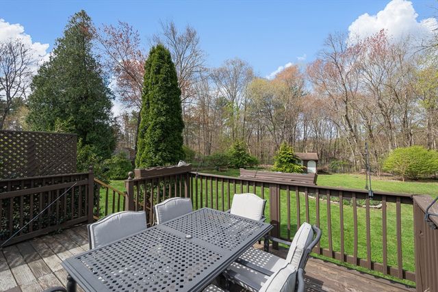21 Warren Rd, Upton, MA 01568