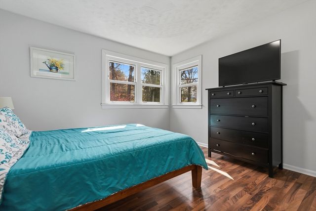 21 Warren Rd, Upton, MA 01568