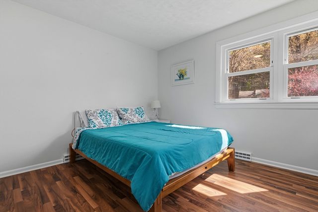 21 Warren Rd, Upton, MA 01568