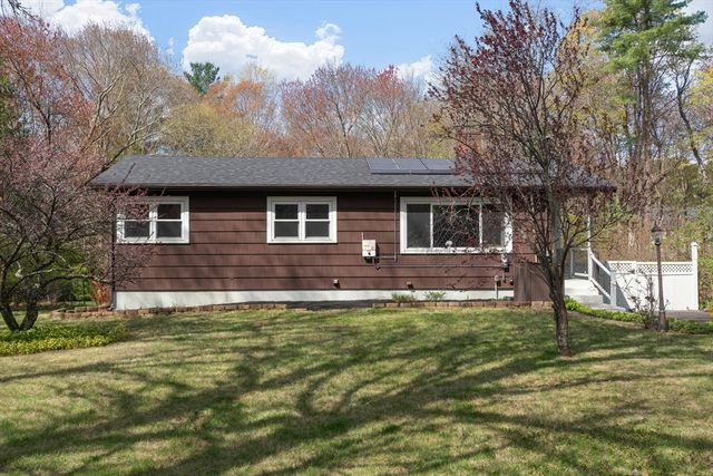 21 Warren Rd, Upton, MA 01568
