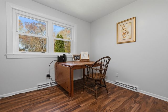 21 Warren Rd, Upton, MA 01568