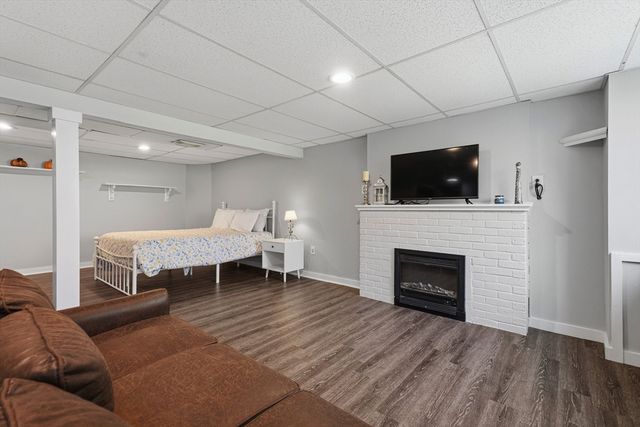21 Warren Rd, Upton, MA 01568