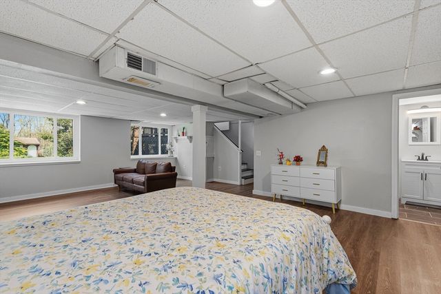 21 Warren Rd, Upton, MA 01568