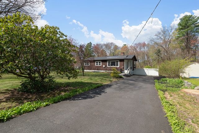 21 Warren Rd, Upton, MA 01568