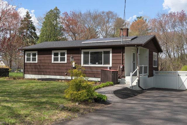 21 Warren Rd, Upton, MA 01568