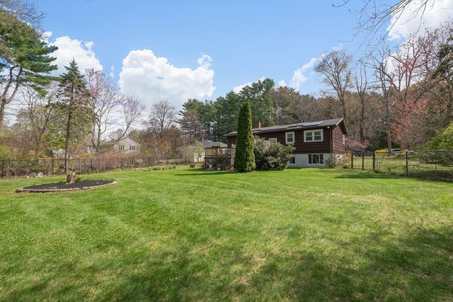 21 Warren Rd, Upton, MA 01568