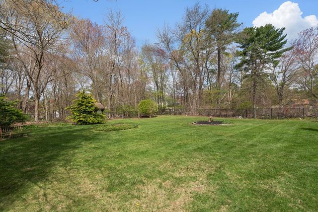 21 Warren Rd, Upton, MA 01568
