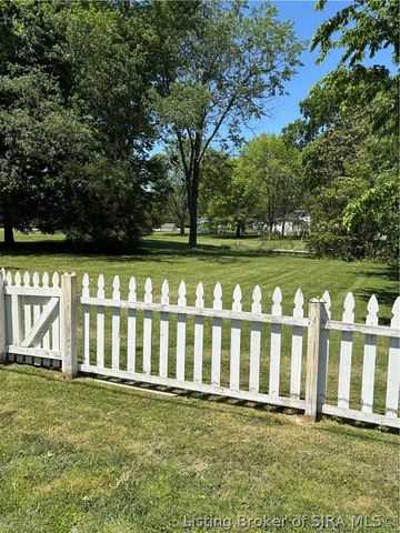 122 Winthrop Avenue, Charlestown, IN 47111