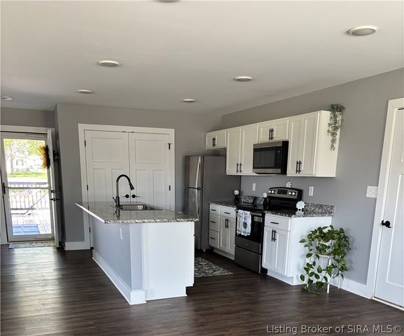 122 Winthrop Avenue, Charlestown, IN 47111