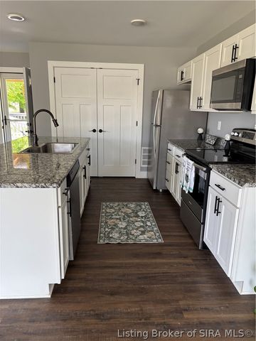 122 Winthrop Avenue, Charlestown, IN 47111