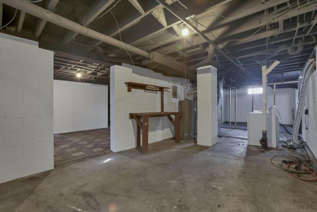 2947 E Mound Street, Columbus, OH 43209