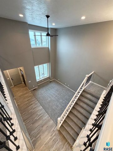 5927 S Spirea Ave Avenue, Sioux Falls, SD 57108