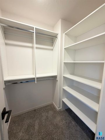 5927 S Spirea Ave Avenue, Sioux Falls, SD 57108