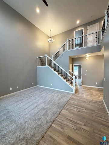 5927 S Spirea Ave Avenue, Sioux Falls, SD 57108