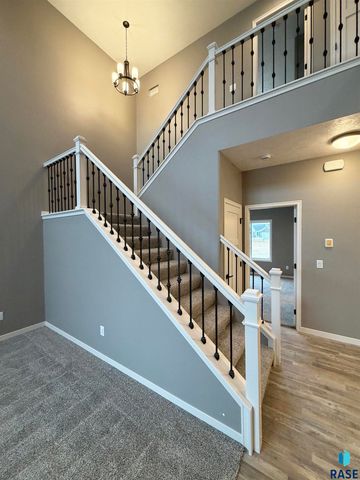 5927 S Spirea Ave Avenue, Sioux Falls, SD 57108