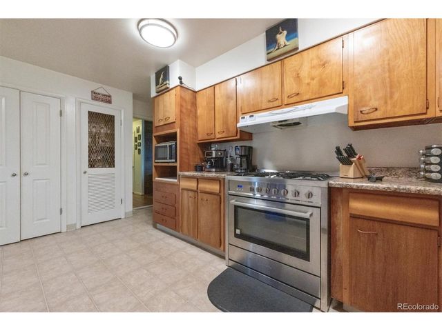187 Lamar St, Lakewood, CO 80226