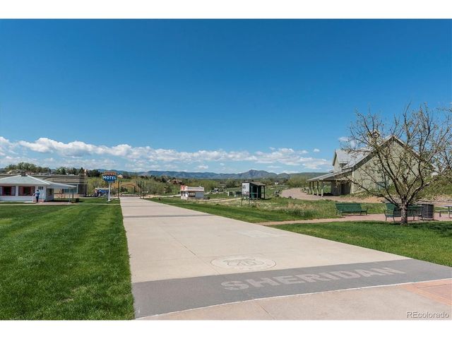 187 Lamar St, Lakewood, CO 80226