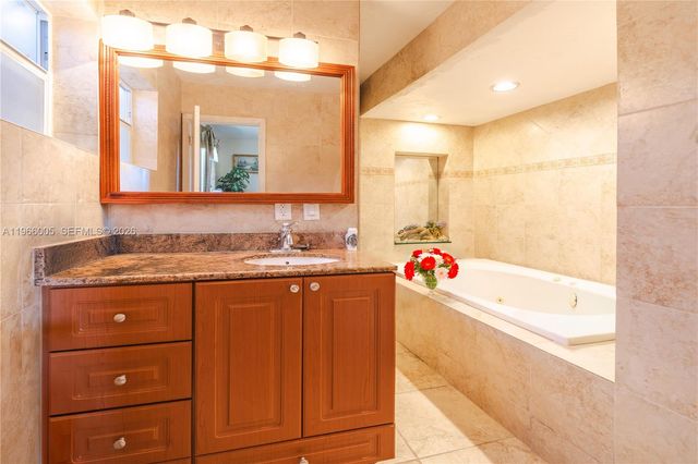 3125 NW 205th St, Miami Gardens, FL 33056