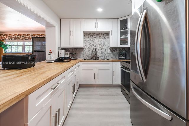 3125 NW 205th St, Miami Gardens, FL 33056